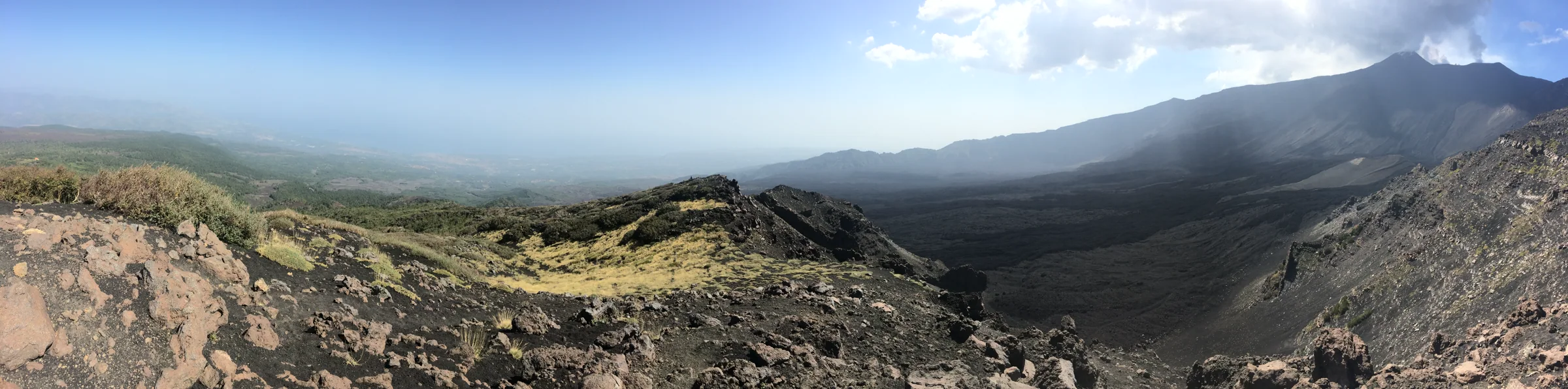 Panorama volcanique de la Valle del Bove sur l’Etna